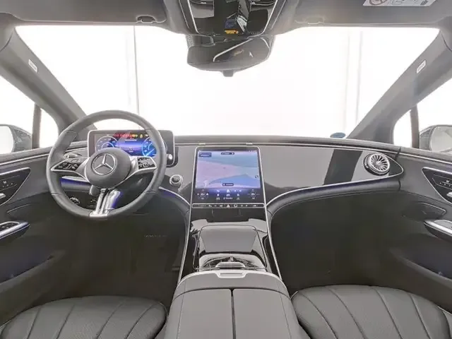 Mercedes-Benz EQE 300