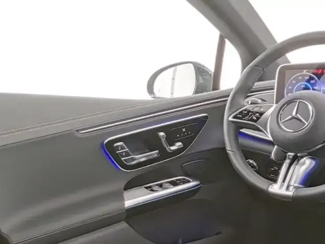 Mercedes-Benz EQE 300