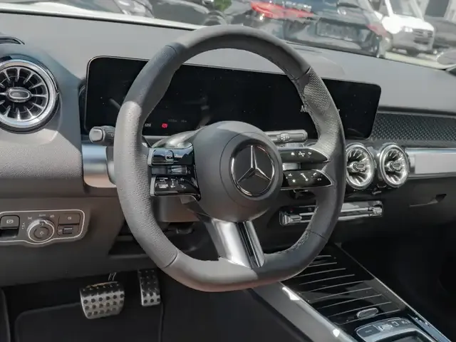 Mercedes-Benz GLB 250