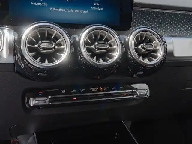 Mercedes-Benz GLB 250