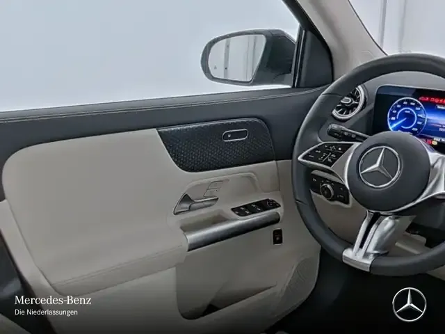 Mercedes-Benz EQA 300