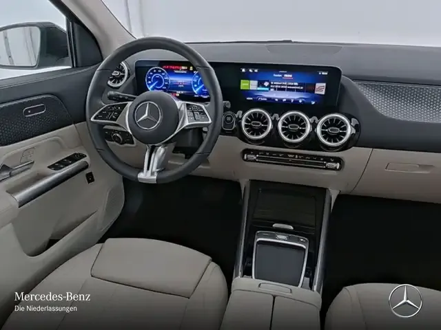Mercedes-Benz EQA 300