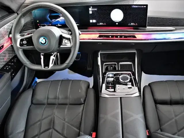 BMW i7