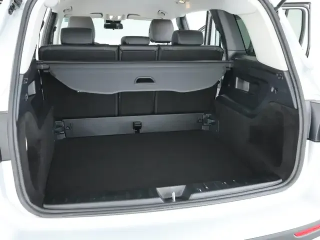 Mercedes-Benz GLB 220