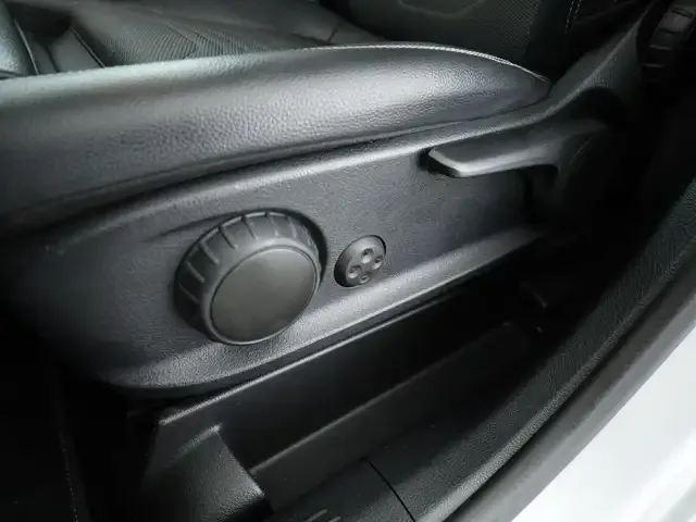 Mercedes-Benz GLB 220