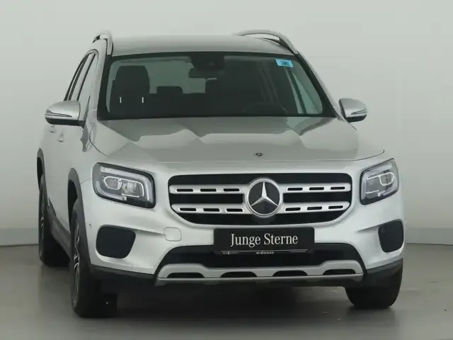 Mercedes-Benz GLB 220
