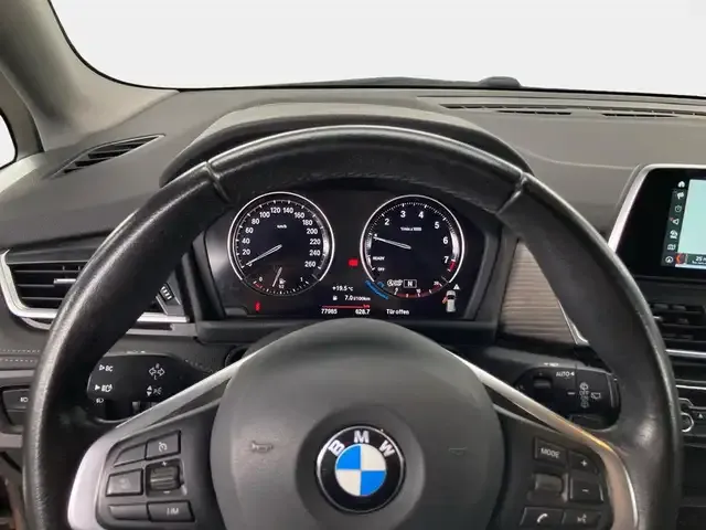 BMW 218