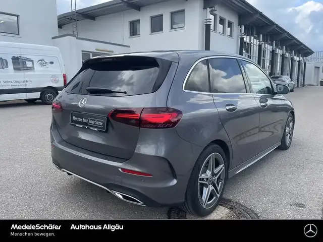 Mercedes-Benz B 250