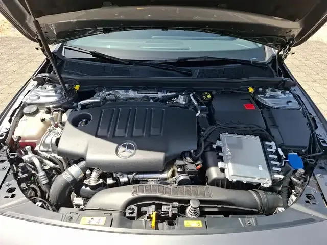 Mercedes-Benz CLA 200