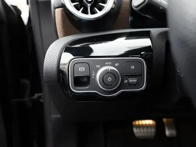 Mercedes-Benz CLA 220