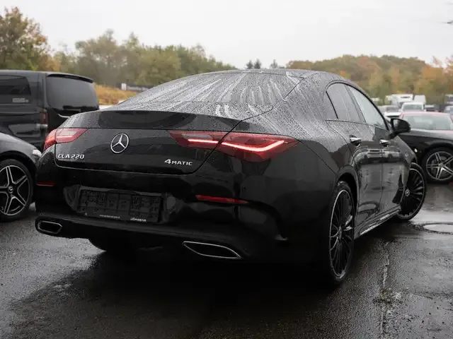Mercedes-Benz CLA 220