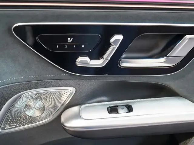 Mercedes-Benz EQE 300