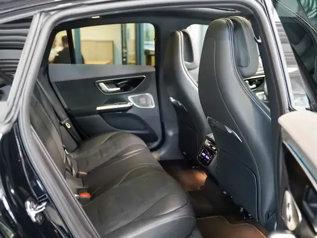 Mercedes-Benz EQE 300
