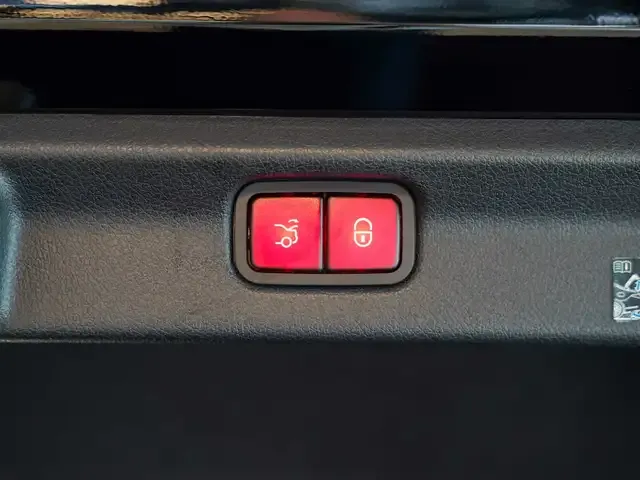 Mercedes-Benz EQE 300