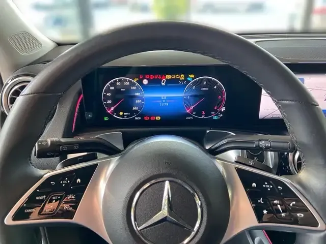 Mercedes-Benz GLB 200