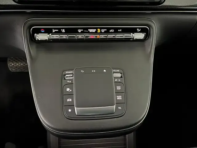 Mercedes-Benz V 220