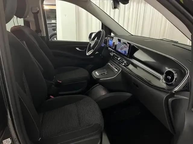 Mercedes-Benz V 220