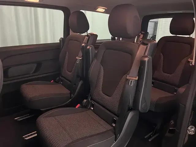 Mercedes-Benz V 220