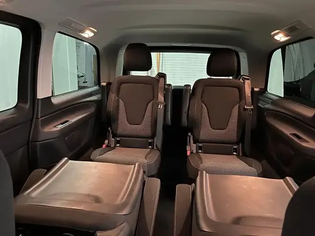 Mercedes-Benz V 220