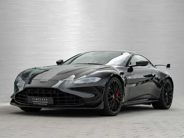 Aston Martin V8