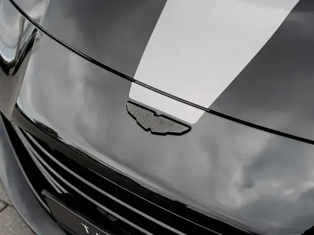 Aston Martin V8