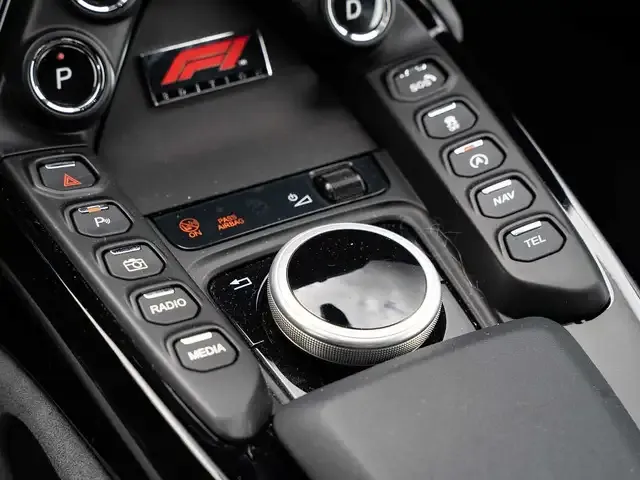 Aston Martin V8