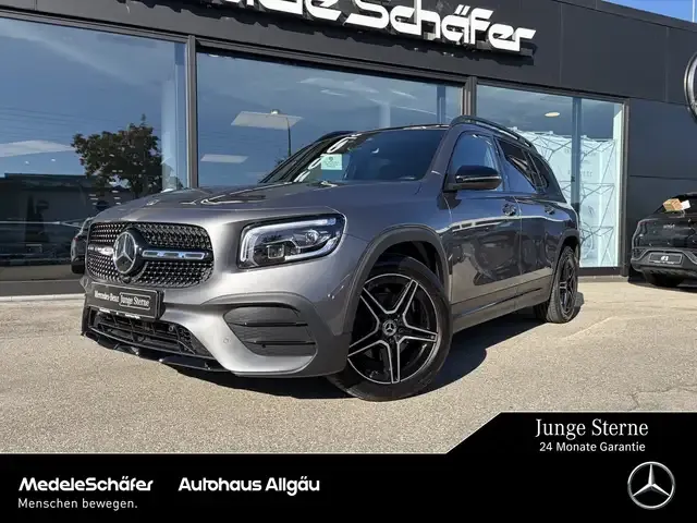 Mercedes-Benz GLB 220