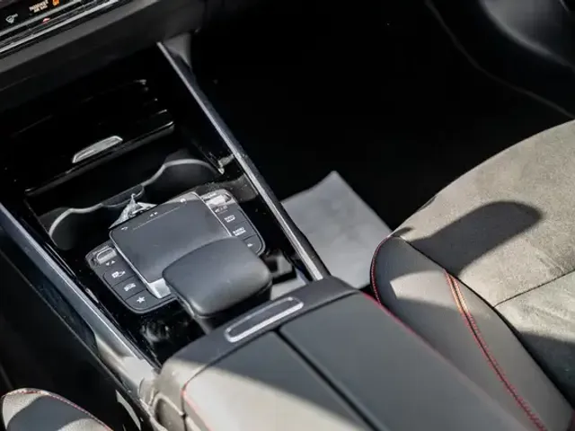 Mercedes-Benz EQB 250