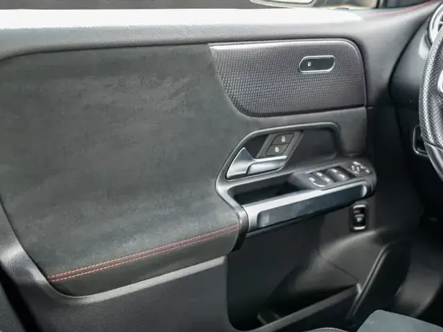 Mercedes-Benz EQB 250
