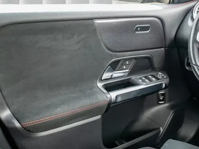 Mercedes-Benz EQB 250