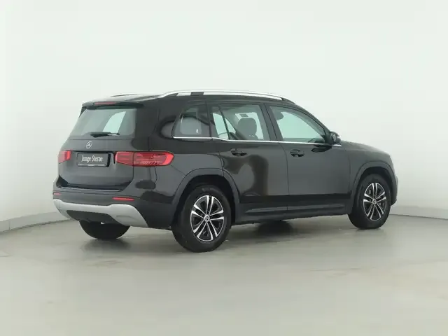 Mercedes-Benz GLB 180