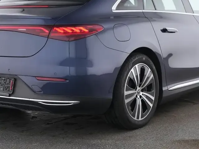 Mercedes-Benz EQE 300