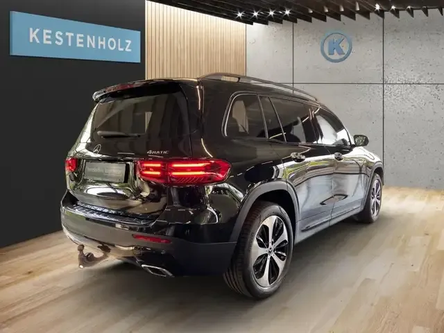 Mercedes-Benz GLB 200