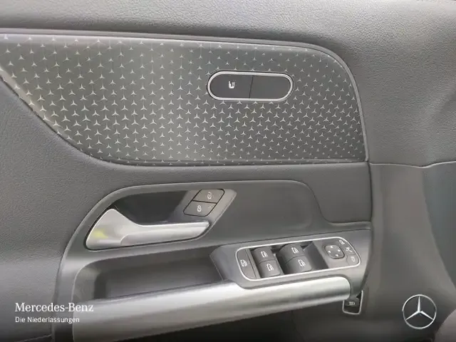 Mercedes-Benz EQA 300