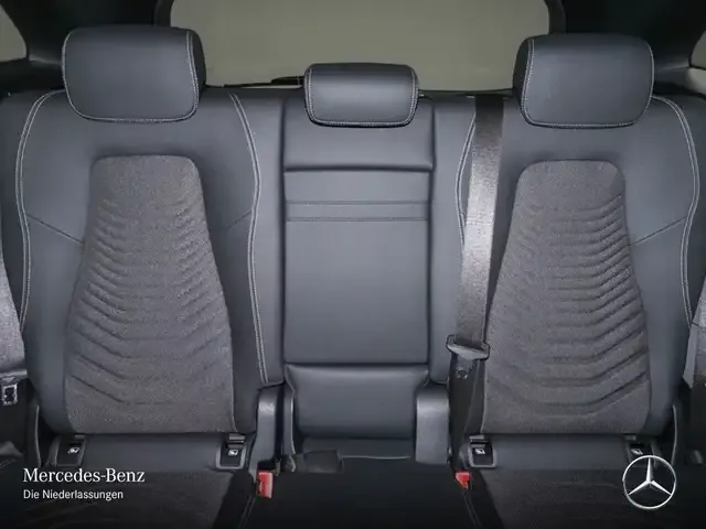 Mercedes-Benz GLA 220