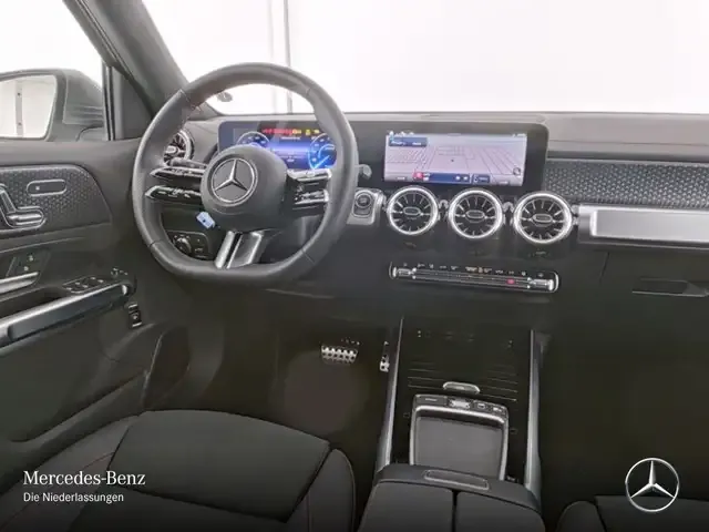 Mercedes-Benz EQB 300