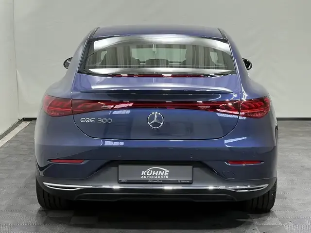 Mercedes-Benz EQE 300