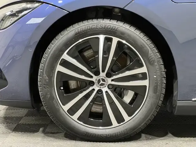 Mercedes-Benz EQE 300