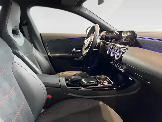 Mercedes-Benz CLA 35 AMG