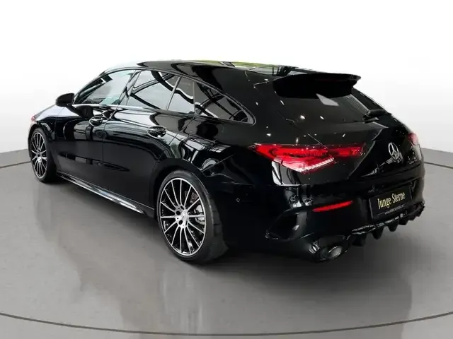 Mercedes-Benz CLA 35 AMG