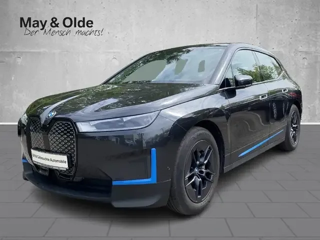 BMW iX