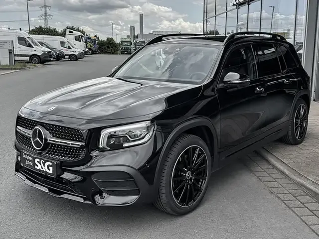 Mercedes-Benz GLB 220