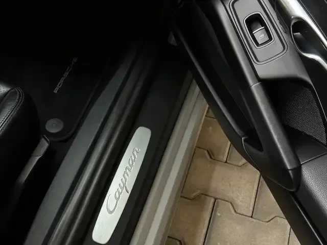 Porsche Cayman