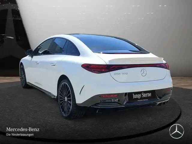 Mercedes-Benz EQE 300