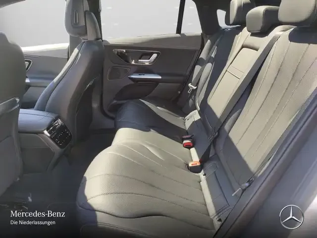 Mercedes-Benz EQE 300