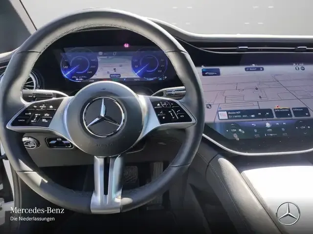 Mercedes-Benz EQE 300