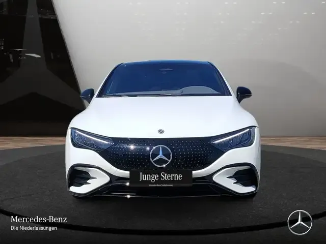 Mercedes-Benz EQE 300
