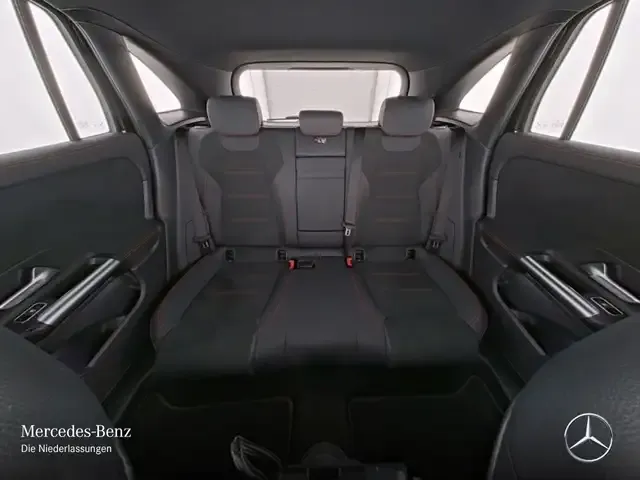 Mercedes-Benz EQA 300