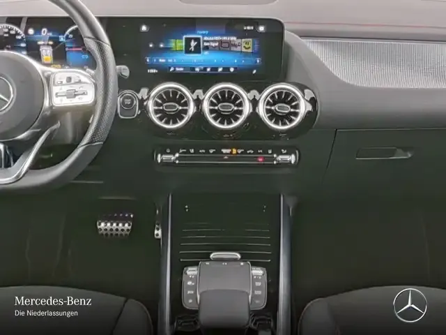 Mercedes-Benz EQA 300