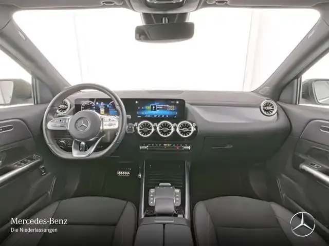 Mercedes-Benz EQA 300
